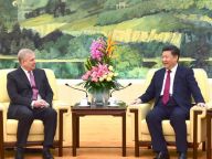 习近平会见英国约克公爵安德鲁王子