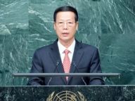 张高丽代表中国签署《巴黎协定》