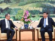 习近平会见俄罗斯外长拉夫罗夫