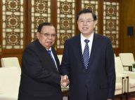 张德江会见老挝人民革命党中央总书记、国家主席本扬