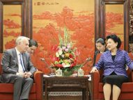 刘延东会见法国外长艾罗