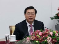 张德江听取香港特区政府工作汇报