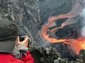 即视感：火山口“零距离”拍摄岩浆流