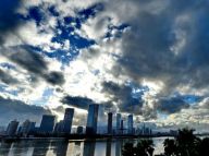 台风“尼伯特”逼近福建 乌云变幻