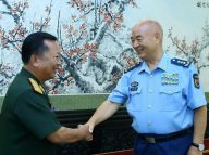 许其亮会见老挝国防部长占沙蒙