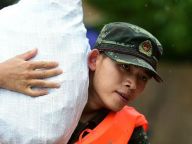 抗洪：中国力量之你的眼神