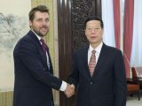 张高丽会见美国总统顾问迪斯