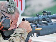 狙击手：“秋千”上的较量