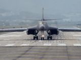 美军轰炸机进入朝鲜半岛空域