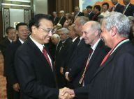 李克强会见2016年度中国政府“友谊奖”获奖外国专家