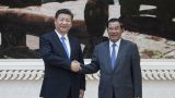 习近平同柬埔寨首相洪森举行会谈