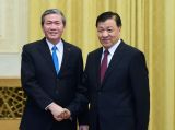 刘云山：加强治党治国经验交流