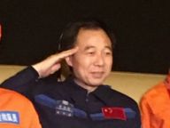 神十一航天员平安飞抵北京