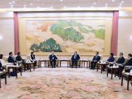 俞正声会见台湾民意代表交流参访团