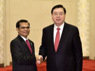 张德江与马尔代夫议长马斯赫会谈