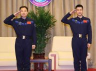 “神十一”航天员：状态良好