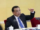 李克强看望经济、农业界委员并参加讨论