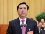 张德江主持全国人大闭幕会并讲话