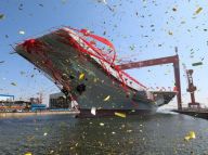 我国自行研制航母“下水”