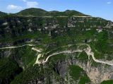 太行山：虹梯关“挂壁公路”