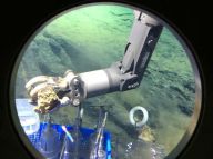 “蛟龙”：马里亚纳海沟见闻