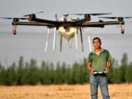 扶贫：困难户“飞”出新生活