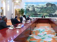 习近平集体会见金砖国家外长会晤外方代表团团长