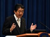 日本首相安倍晋三改组内阁