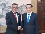 李克强会见世界卫生组织总干事谭德塞