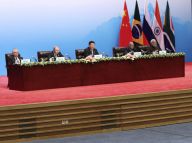 习近平出席金砖国家领导人同工商理事会对话会
