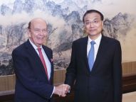 李克强会见美国商务部长罗斯