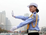 敬业奉献：坚守岗位过国庆