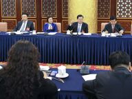 张德江参加十九大内蒙古代表团讨论