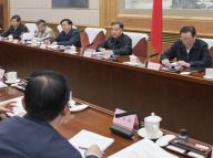 汪洋：作风建设攸关脱贫攻坚成败