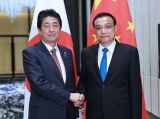 李克强会见日本首相安倍晋三