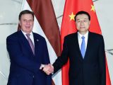 李克强会见拉脱维亚总理库钦斯基斯
