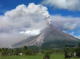 菲律宾马荣火山持续喷发