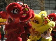 春节民俗：欢庆社火年味浓