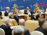 李克强会见出席中国发展高层论坛2018年年会的外方代表并座谈