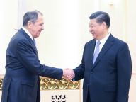 习近平会见俄罗斯外长拉夫罗夫