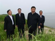 习近平前往长江岳阳段考察