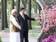 习近平同印度总理莫迪在武汉举行非正式会晤