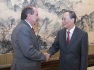 王岐山会见巴西外长努内斯
