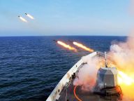 中国海军：海上实弹射击