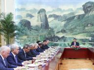 习近平集体会见上海合作组织成员国安全会议秘书会议外方代表团团长