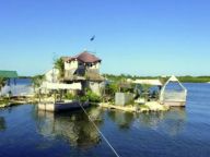 “塑料”华丽变身艺术品