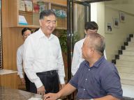 汪洋在厦门调研