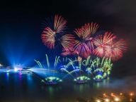 青岛：灯光焰火艺术表演