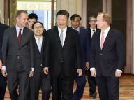 习近平会见出席“全球首席执行官委员会”特别圆桌峰会外方代表