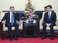王沪宁会见摩洛哥首相奥斯曼尼